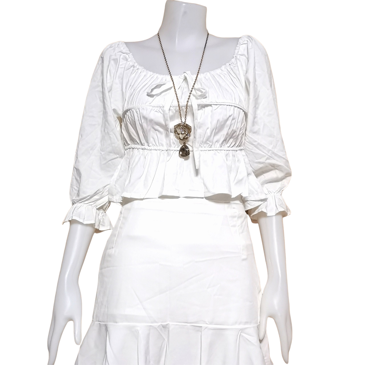 Blouse3914 เสื้อเปิดไหล่แขนสามส่วนดึงยางรอบบ่า ผูกโบว์อก สม็อครอบเอว ใส่เปิดไหล่หรือเกาะไหล่ก็ได้ ผ้าไหมอิตาลีเนื้อดีนุ่มใส่สบายไม่ยับง่าย งานน่ารักแมทช์กับอะไรก็เข้า มี 8 สี สีเนื้อ, ดำ, เขียวมะนาว, เขียวเข้ม, แดงเลือดหมู, โอลด์โรส, ขาว,