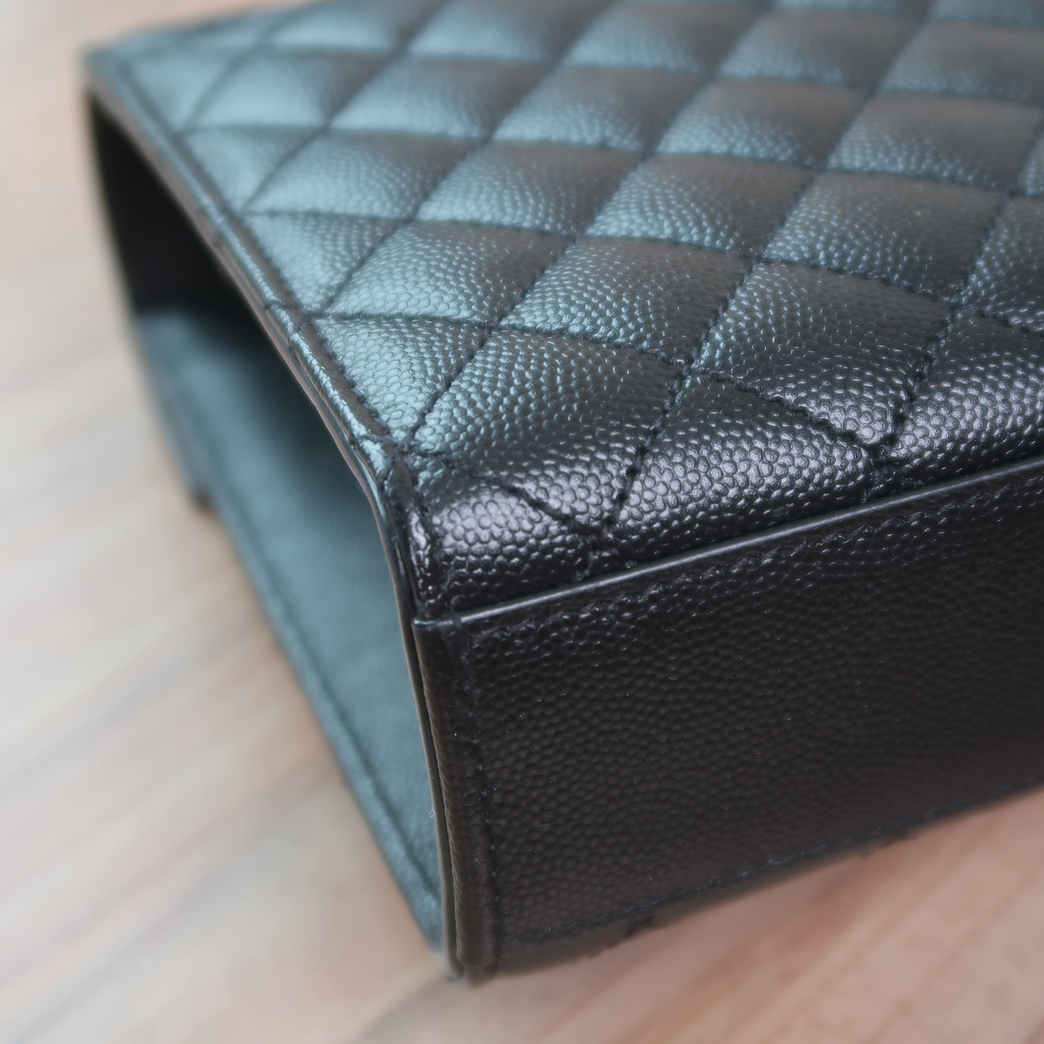 SAINT LAURENT Black Caviar Mix Quilted Envelope Crossbody SHW(ใบEmquartier)