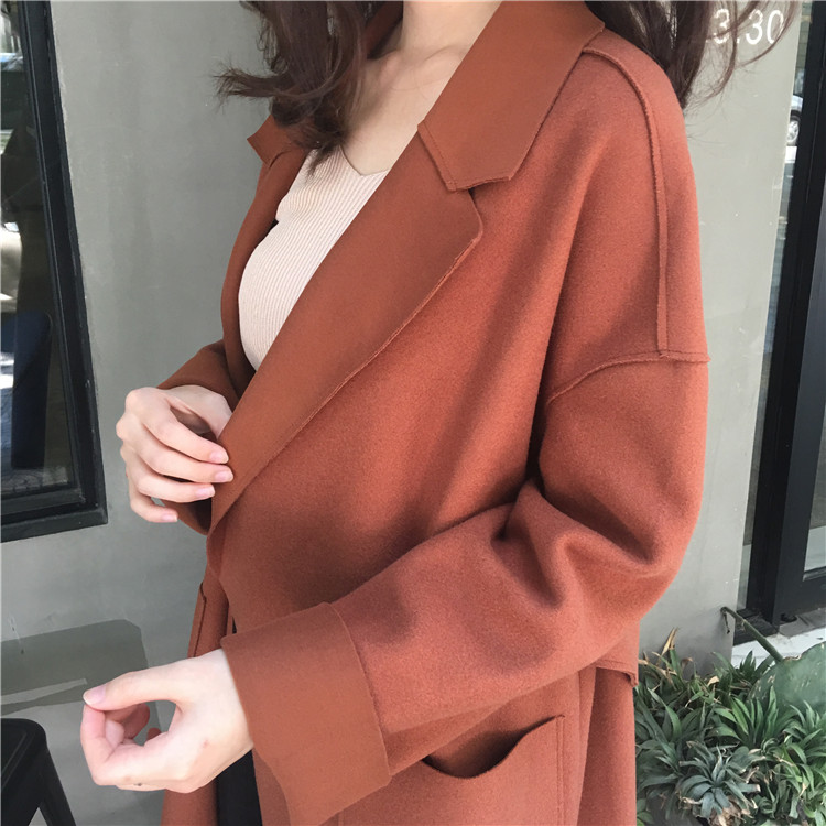 เสื้อโค้ทคลุม สไตล์เกาหลี ผ้าดีทิ้งตัวมีน้ำหนัก กันลมได้ดี เหมาะใส่ไปอากาศไม่หนาวมาก ใส่แล้วเกาหลีสุดๆไปเลย same pic