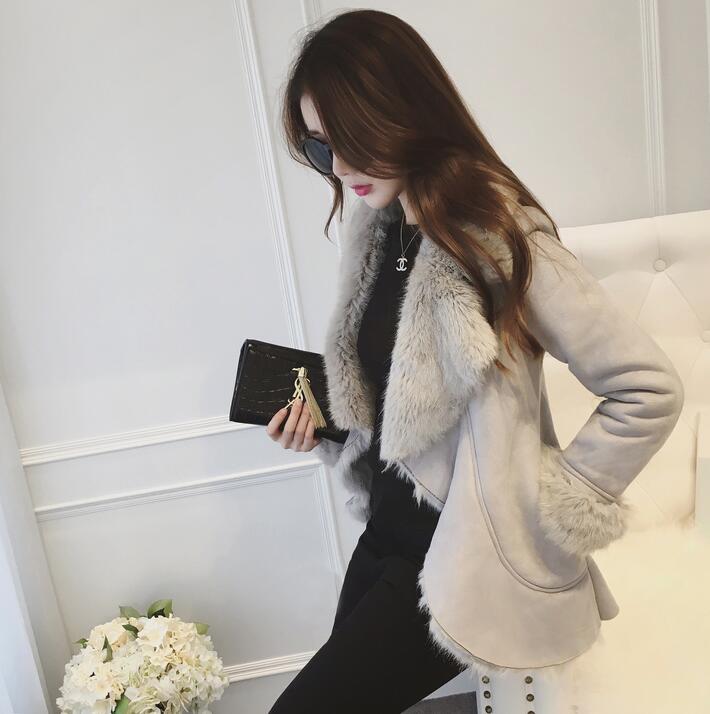 เสื้อโค้ทกันหนาว ทรงสวย ผ้าหนังกลับแต่งขนเฟลอ ด้านในบุขนแกะ สวยเก๋ อุ่นมากกกก พร้อมส่งเลยจ้า งานตามแบบ 100%