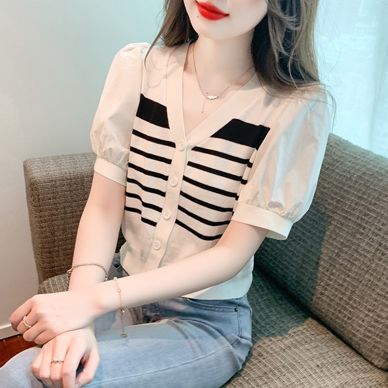 เสื้อเชิ้ตผู้หญิงใส่ทํางาน 390 บาทต่อชิ้น ฟรีค่าจัดส่ง