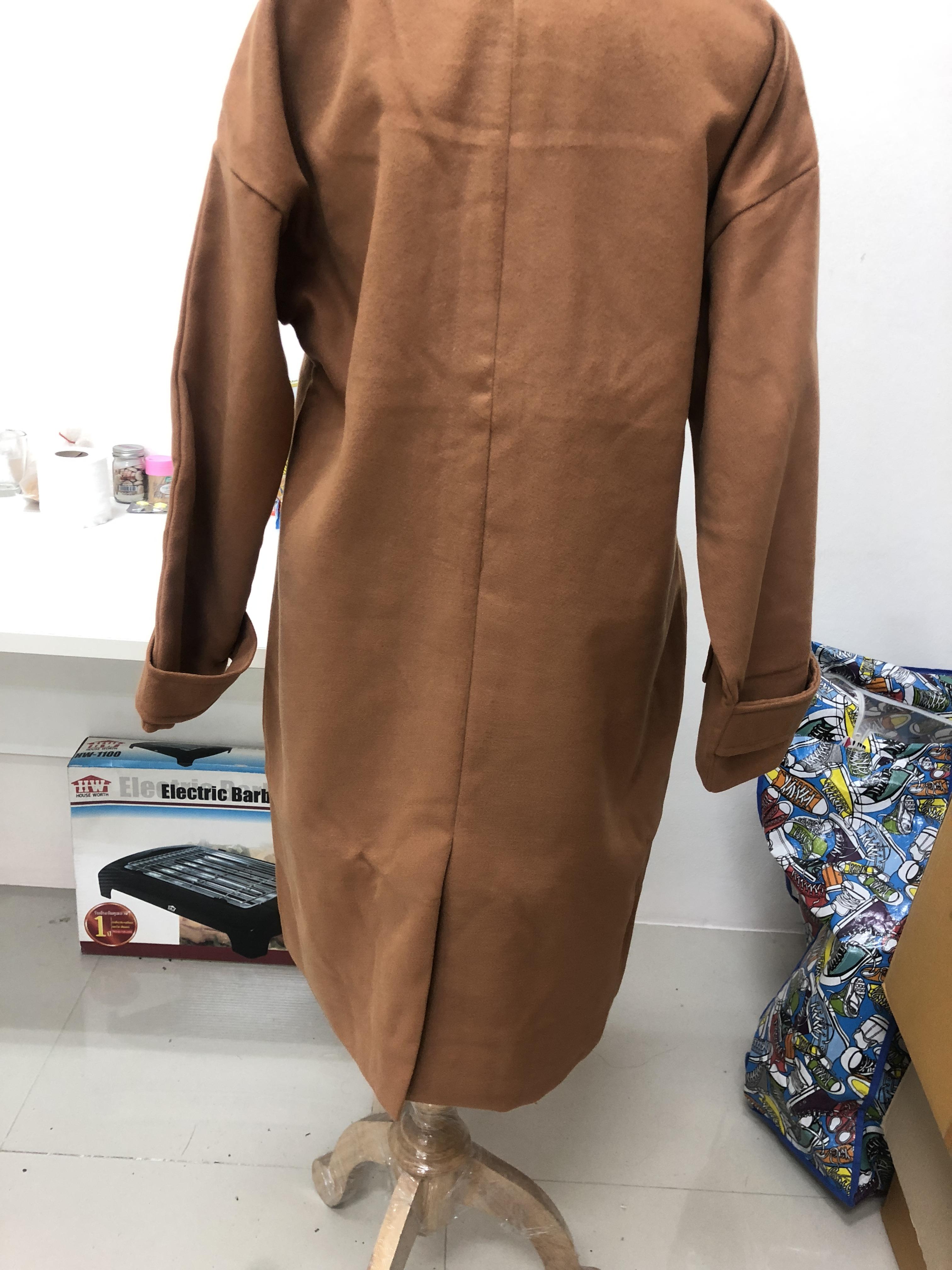 OverCoat เสื้อโค้ทกันหนาว สไตล์เกาหลี แต่งดีเทลเยอะ ทรงโคล่งสีน้ำตาล ผ้าวูลผสมเนื้อดี บุซับในกันลม พร้อมส่ง same pic