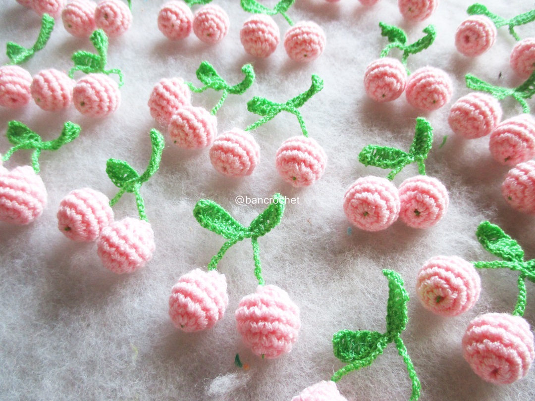Bancrochet เชอรีถักโครเชต์ crochet mini cherry สีชมพู 1.5 นิ้ว