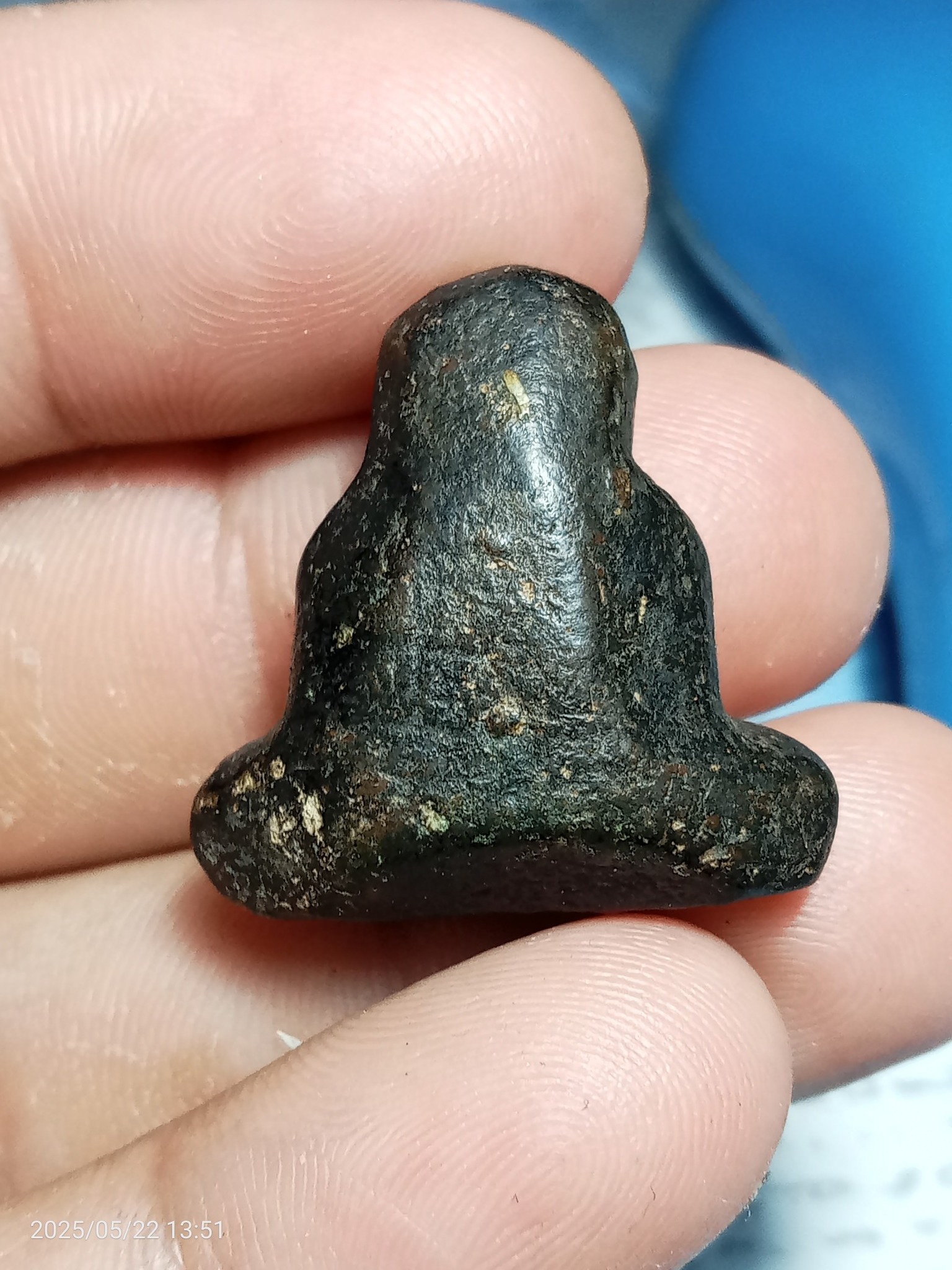 พระปิดตาเนื้อคลุกรัก