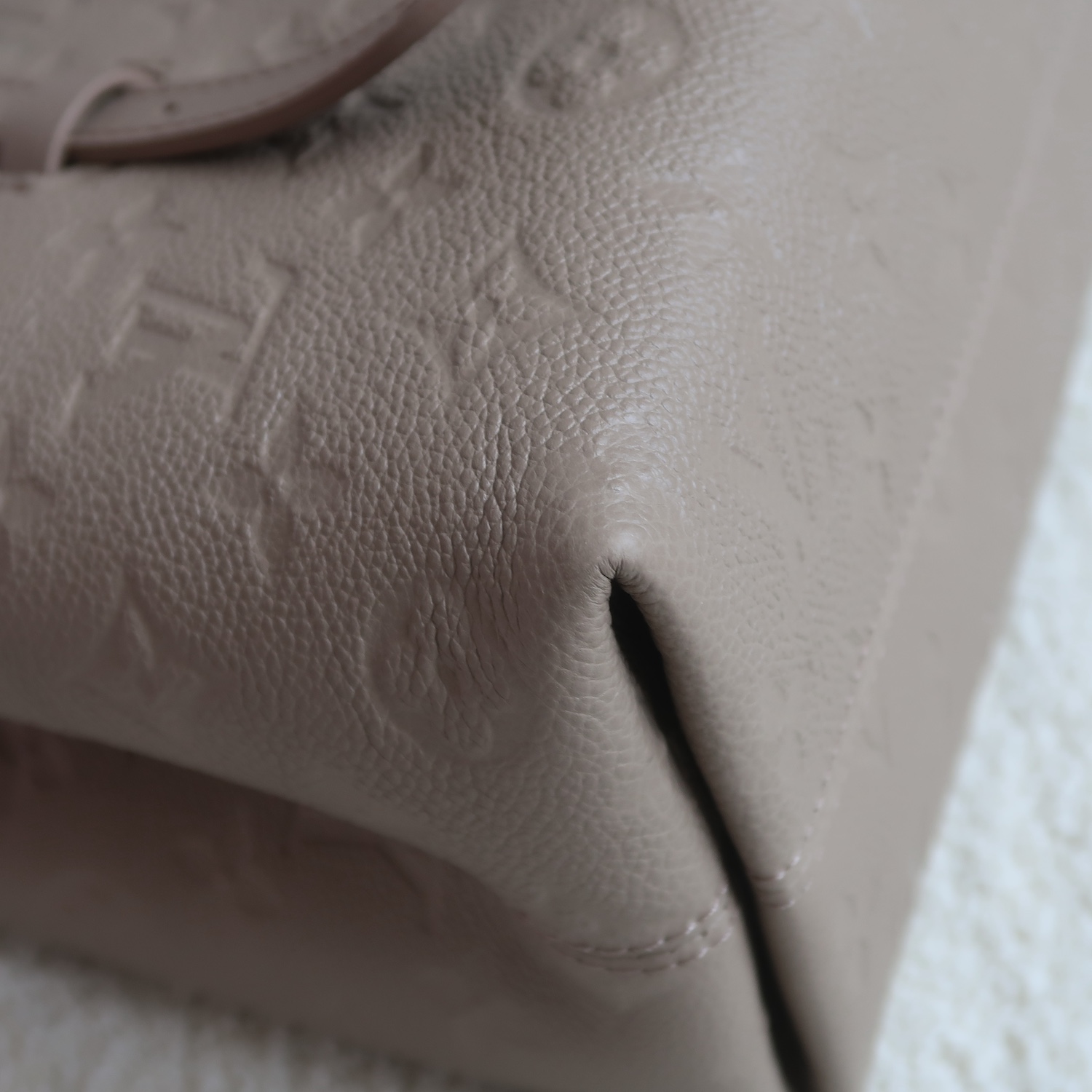 Louis Vuitton Beige Monogram Empreinte Babylone Tote PM (ใบเสร็จไทย 12 วัน)