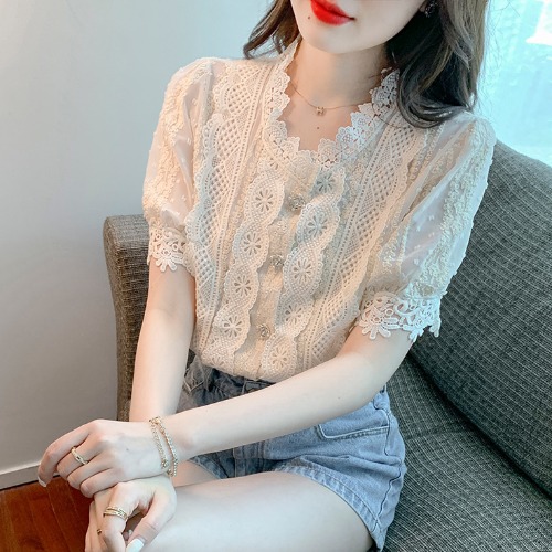 เสื้อลูกไม้ แขนสั้น