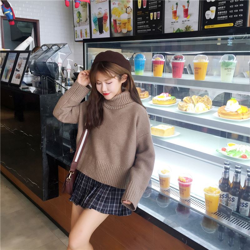 เสื้อสเวตเตอร์ ไหมพรมคอเต่า ตัวสั้น สีน้ำตาล ยืดได้เยอะ พร้อมส่ง