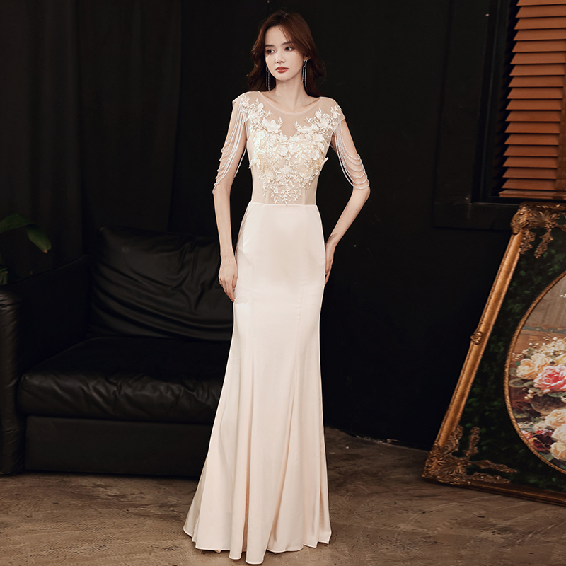 ชุดราตรี ชุดราตรีสวยหรู แบบ ทันสมัย Evening dress