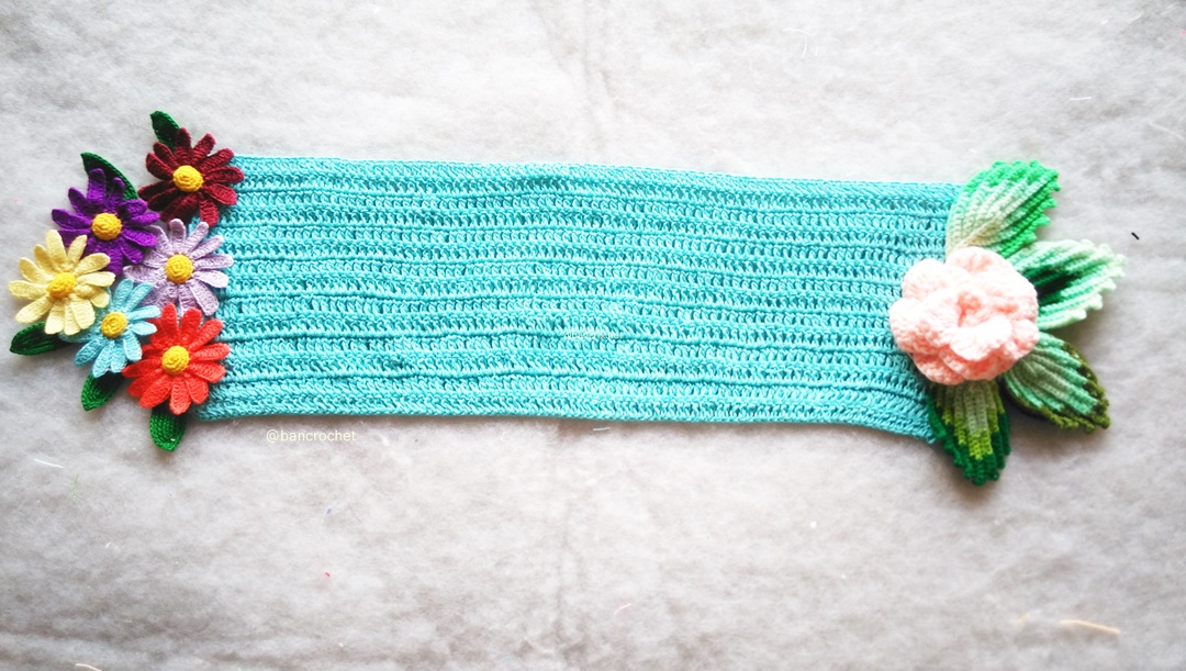 ผ้าปูโตีะถักโครเชต์ Crochet table runner สีฟ้า 28*8 นิ้ว