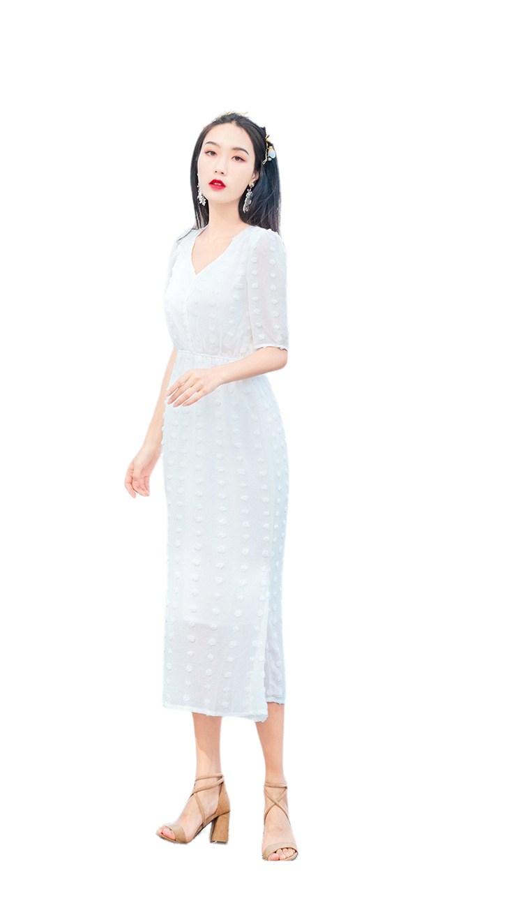 Dress4589 Maxi Dress ชุดเดรสยาวสีขาวลายจุดปอมๆ ทรงคอวีป้ายมีเชือกผูกโบว์ด้านหลัง เอวยางยืด มีซับในเนื้อนิ่มอย่างดีทั้งชุด ผ้าชีฟองเนื้อดีมีน้ำหนักทิ้งตัว