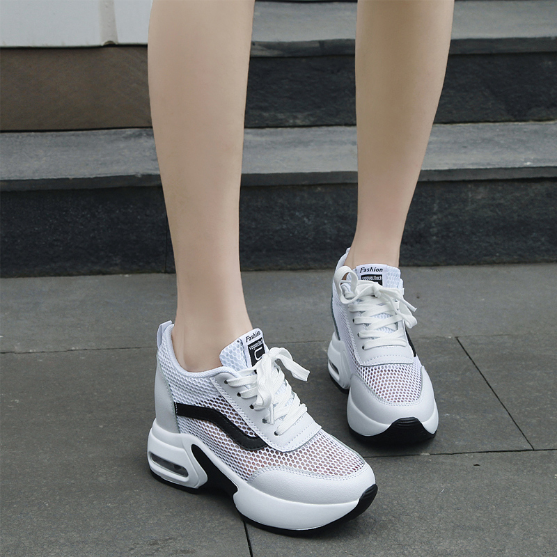 รองเท้าผ้าใบเสริมส้นสูง รองเท้าผ้าใบเสริมส้นสูงสไตล์เกาหลี ส่งฟรี EMS