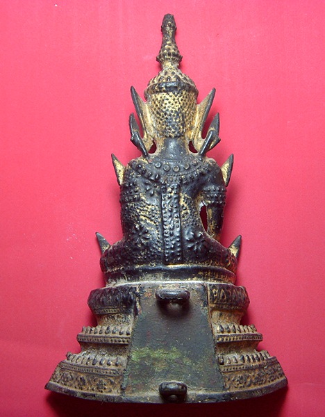 พระรัตนะทรงเครื่อง