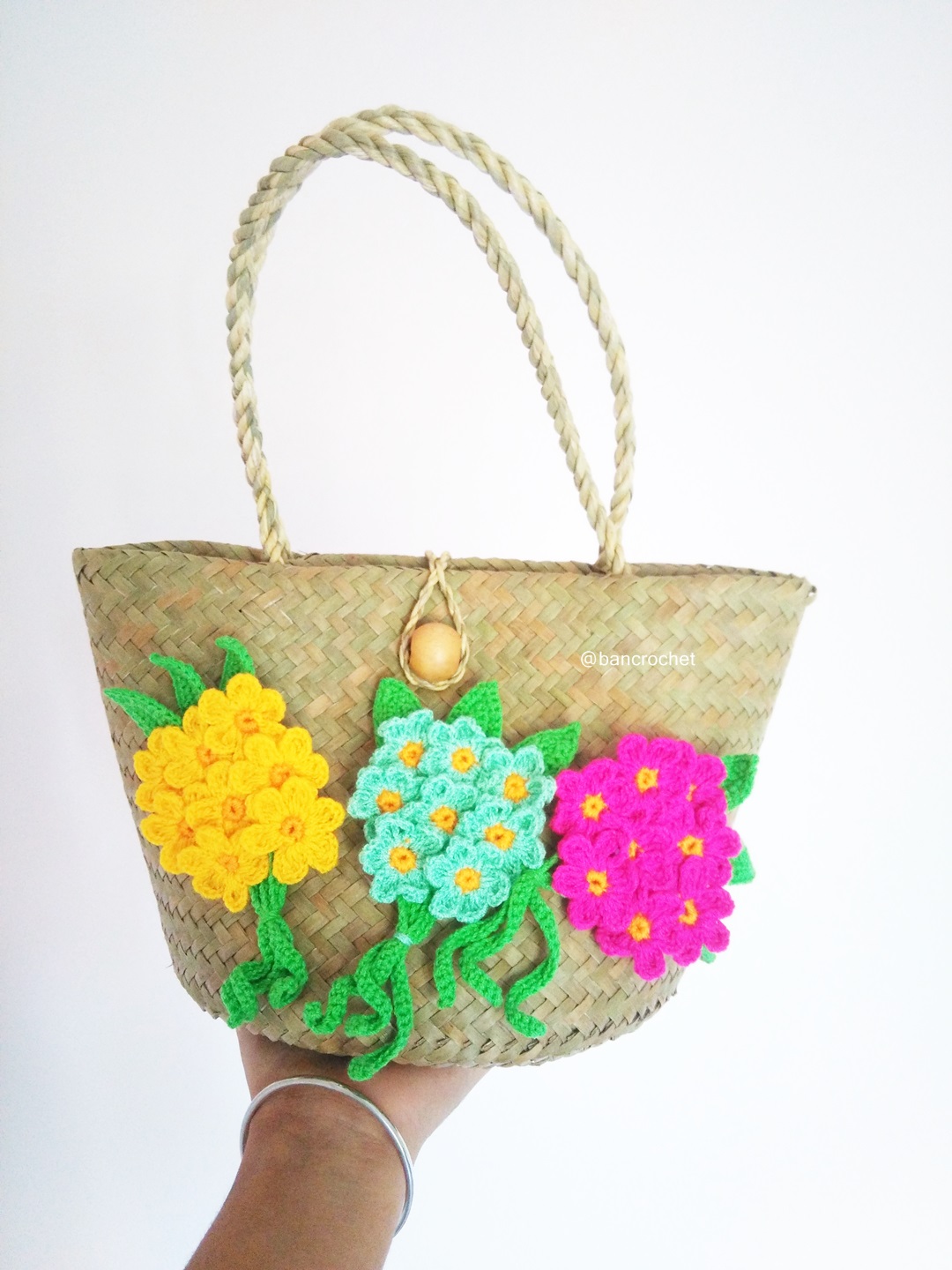 Bancrochet กระเป๋าสานกระจูดประดับดอกไม้ grajood basket weave bags คละสี 7*10*7*12 นิ้ว