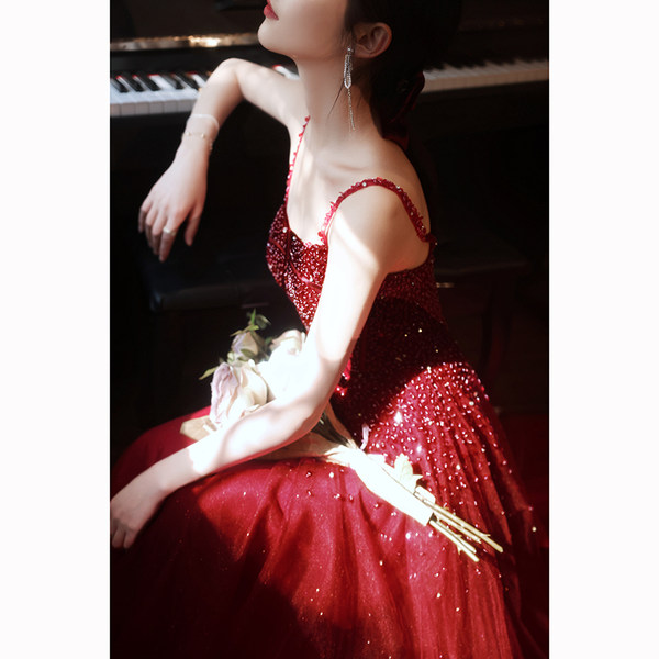 ชุดราตรี ชุดราตรีสวยหรู แบบ ทันสมัย Evening dress