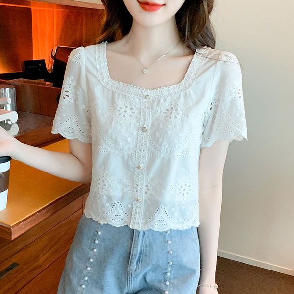 เสื้อลูกไม้ แขนสั้น