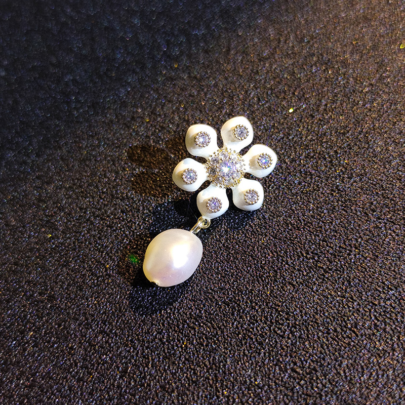 เข็มกลัด เข็มกลัดสวยๆ เข็มกลัดติดเสื้อ Brooch