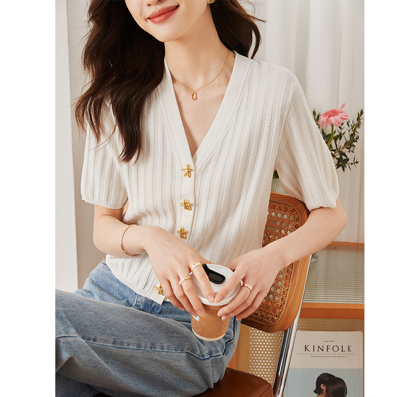 เสื้อเชิ้ตผู้หญิงแขนยาว เสื้อเชิ้ตผู้หญิงใส่ทํางาน 390 บาทต่อชิ้น ฟรีค่าจัดส่ง