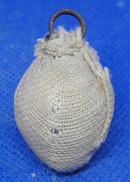 ลูกอมหลวงพ่อร้าย วัดเขายี่สาร จ.สมุทรสงคราม