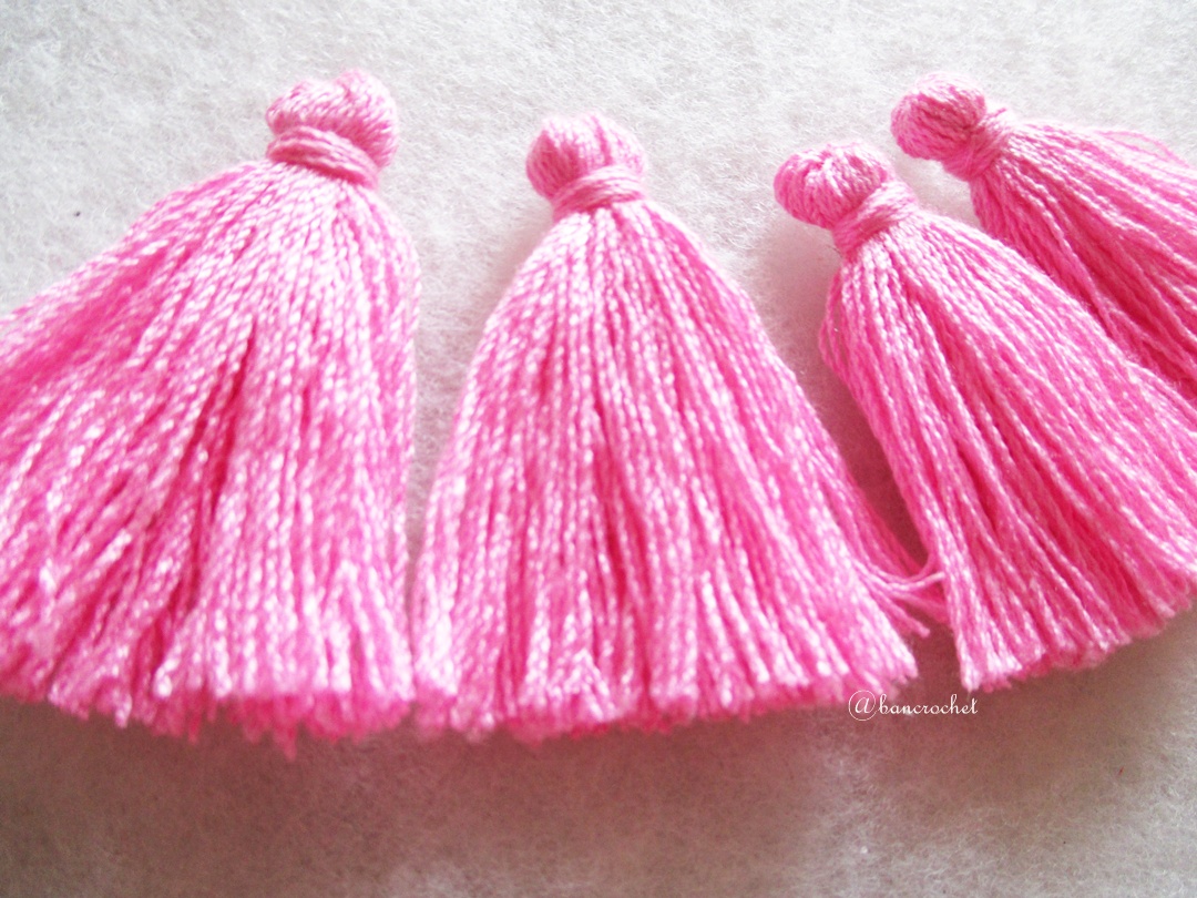 พู่สีชมพูโครเชต์ ด้ายถัก venus เบอร์ 16 Pink tassel crochet acrylic yarn no.16