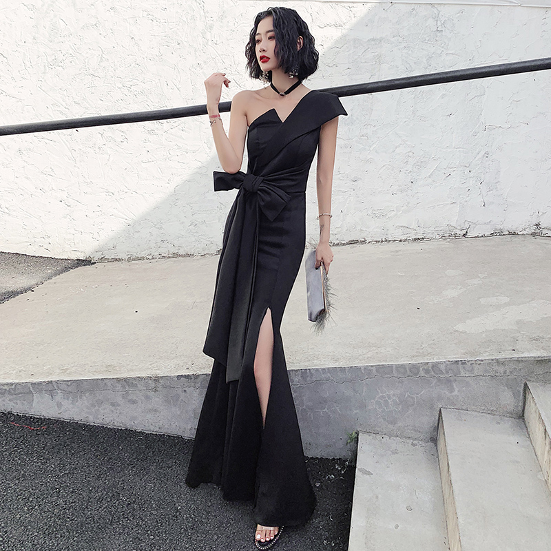 ชุดราตรี ชุดราตรีสวยหรู แบบ ทันสมัย Evening dress