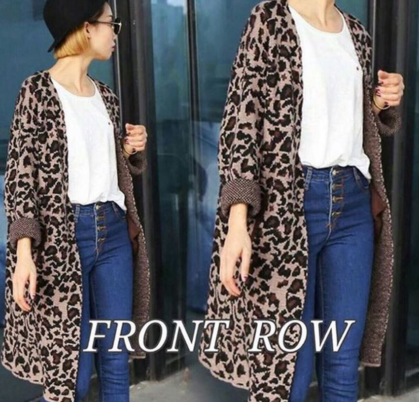 เสื้อคลุมลายเสือตัวยาวแบรนด์ ZARA เนื้อผ้าไหมพรมญี่ปุ่น เนื้อหนาทอลายแน่นมากค่ะ โดดเด่นด้วยลวดลายเสือ ทีชัดเจน และดีเทลที่เรียบหรูดูดี คลุมทับชุดไหนก็สวย สง่า ดูดีมากค่ะ same pic