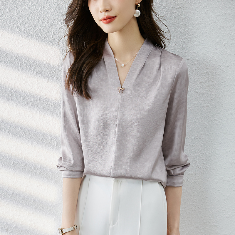 เสื้อเชิ้ตผู้หญิงแขนยาว เสื้อเชิ้ตผู้หญิงใส่ทํางาน 390 บาทต่อชิ้น ฟรีค่าจัดส่ง