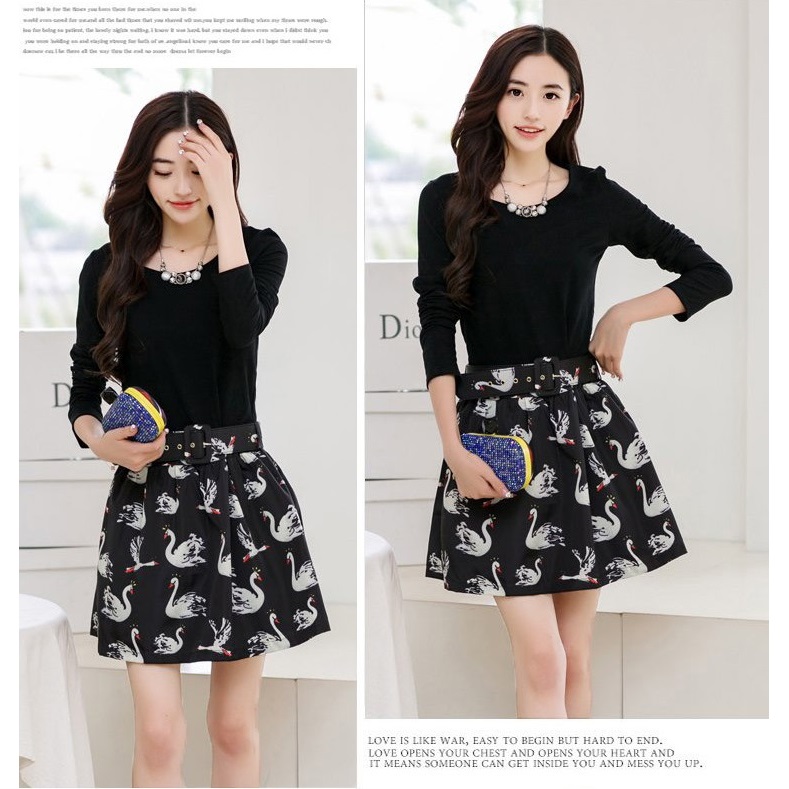 Dress4660 เดรสแขนยาวสีดำตัดต่อกระโปรงลายหงส์ ผ้าคอตตอนสแปนเด็กซ์ต่อผ้าซาตินซิลค์เนื้อดี (ไม่มีเข็มขัดนะคะ)