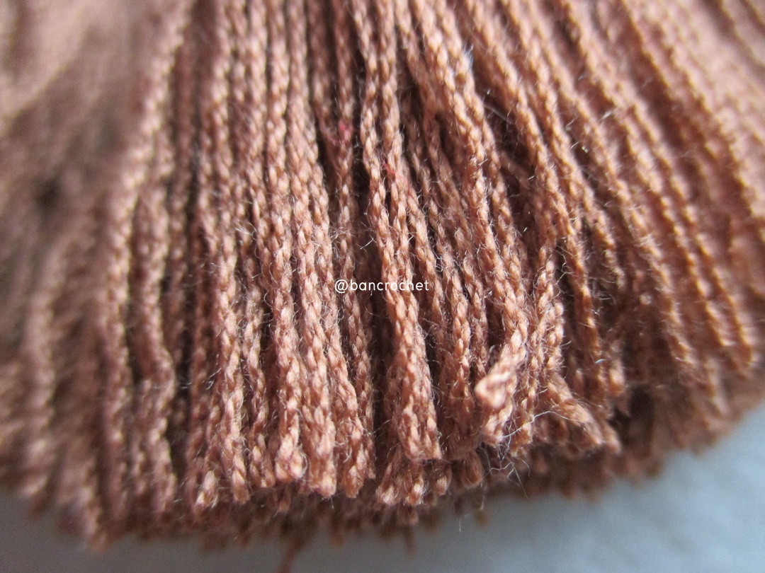 พู่แบบหนาฟู ขนาด 2 นิ้ว 4 ply tassel crochet acrylic yarn 4 ply น้ำตาล 2 นิ้ว