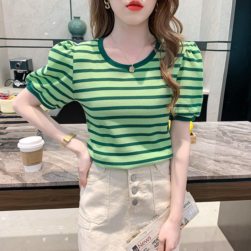 เสื้อยืดวัยรุ่นน่ารักๆ เสื้อวัยรุ่นแขนสั้น เสื้อผ้าวัยรุ่นเกาหลี แบรนด์ Wiyike