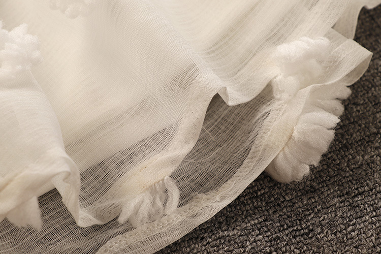 Skirt344 กระโปรงสีพื้นขาวแต่งพู่ดอกไม้ซิปข้างมีซับในอย่างดี งานน่ารักหรูๆ ดูแพง ดีเทลเก๋ๆ ไม่ซ้ำใคร งานดีผ้านุ่มใส่สบายแมทช์ได้ง่ายๆ ใส่กับเสื้อตัวไหนก็สวย