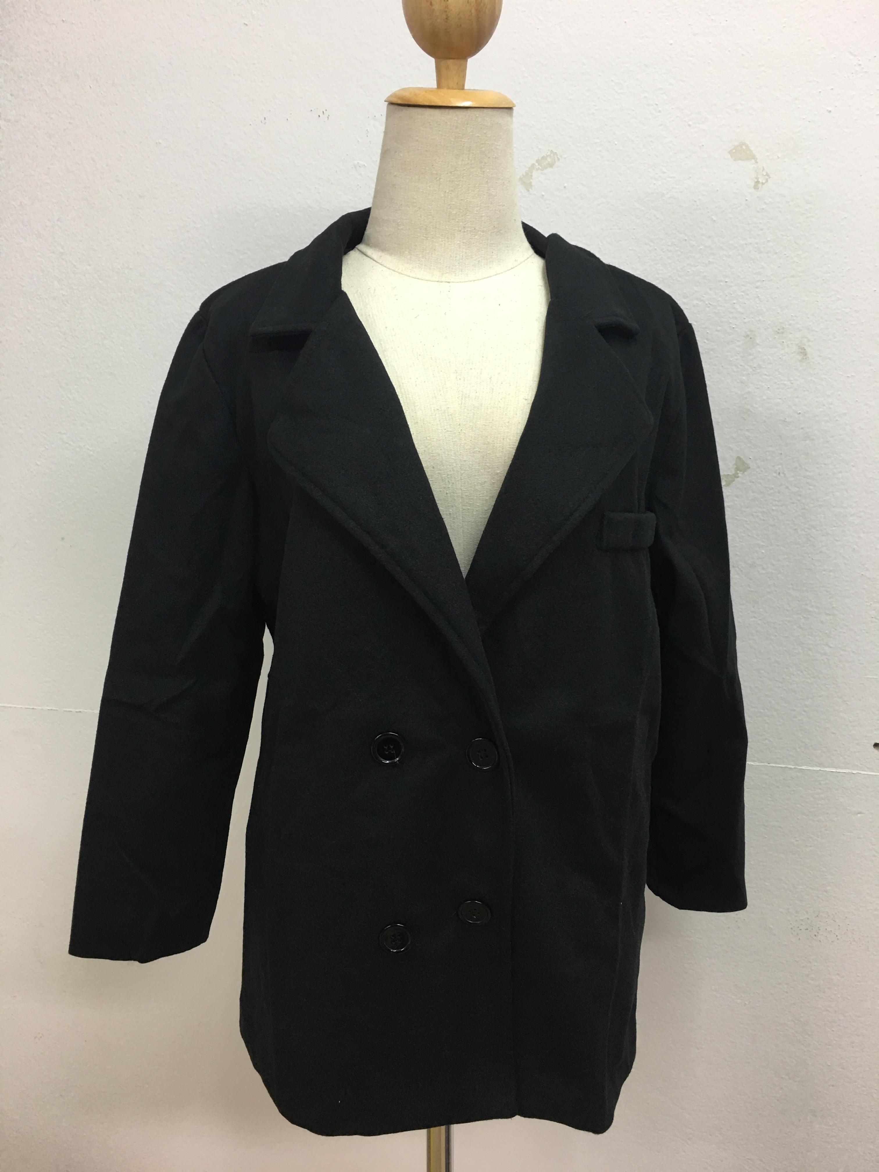 เสื้อโค้ทกันหนาว ทรงเรียบหรู มีสไตล์ ผ้าสักกะหลาดผสมสำลี บุซับในกันลม พร้อมส่งจ้า สีดำ