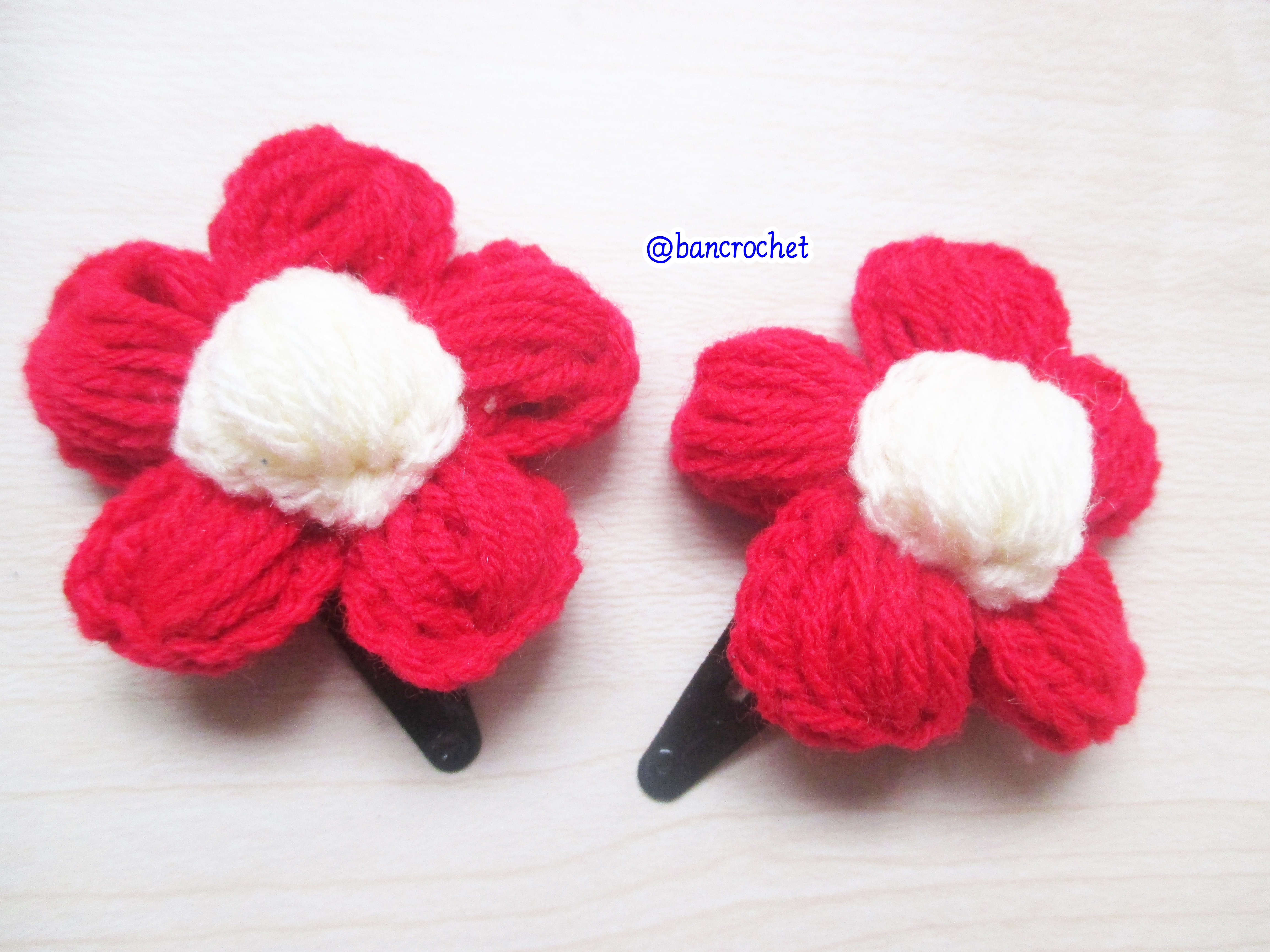 Bancrochet กิ๊บดอกไม้ถักโครเชต์ฟูๆ crochet Flowers Accessories แดง 5 cm