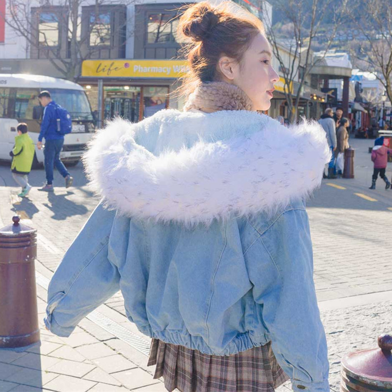 เสื้อกันหนาว ช่วงตัวเป็นผ้ายีนส์ ด้านในบุขนช่วงตัว ช่วงแขนบุซับในกันลม พร้อมขนเฟลอฟูนุ่มมาก งานดี การรันตีจ้า มี 3 สีน้า same pic