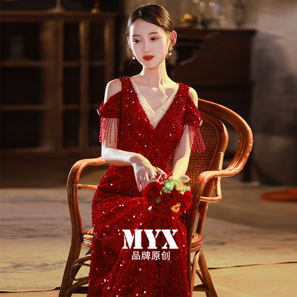 ชุดราตรี ชุดราตรีสวยหรู แบบ ทันสมัย Evening dress