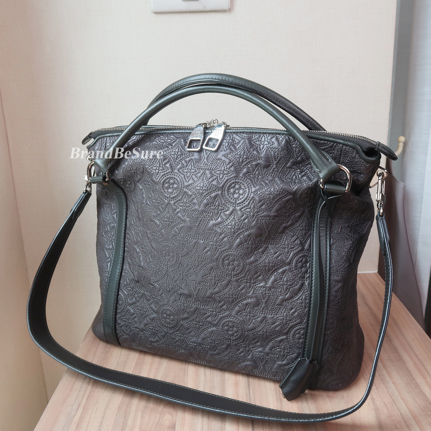 Louis Vuitton Grey Monogram Antheia Leather Ixia Bag
