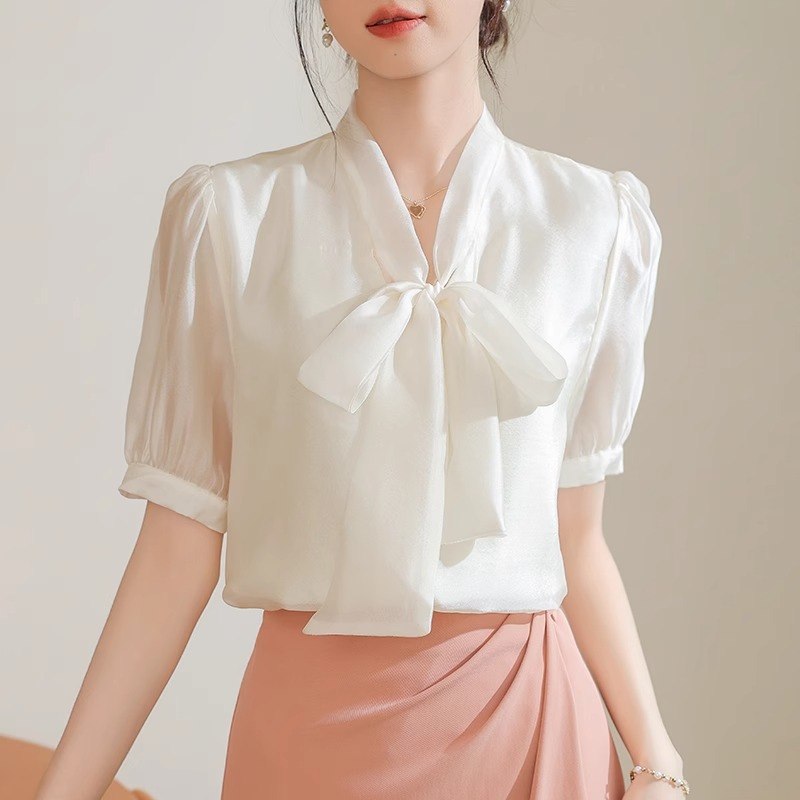 เสื้อเชิ้ตผู้หญิงใส่ทํางาน 390 บาทต่อชิ้น ฟรีค่าจัดส่ง