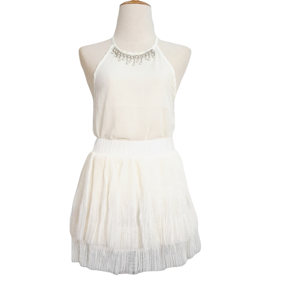 Blouse1821 เสื้อแฟชั่นโชว์ไหล่คอแต่งสร้อยเพชร ผ้าชีฟองเนื้อดีสีขาวครีม งานสวยแมทช์กับอะไรก็ดูดี
