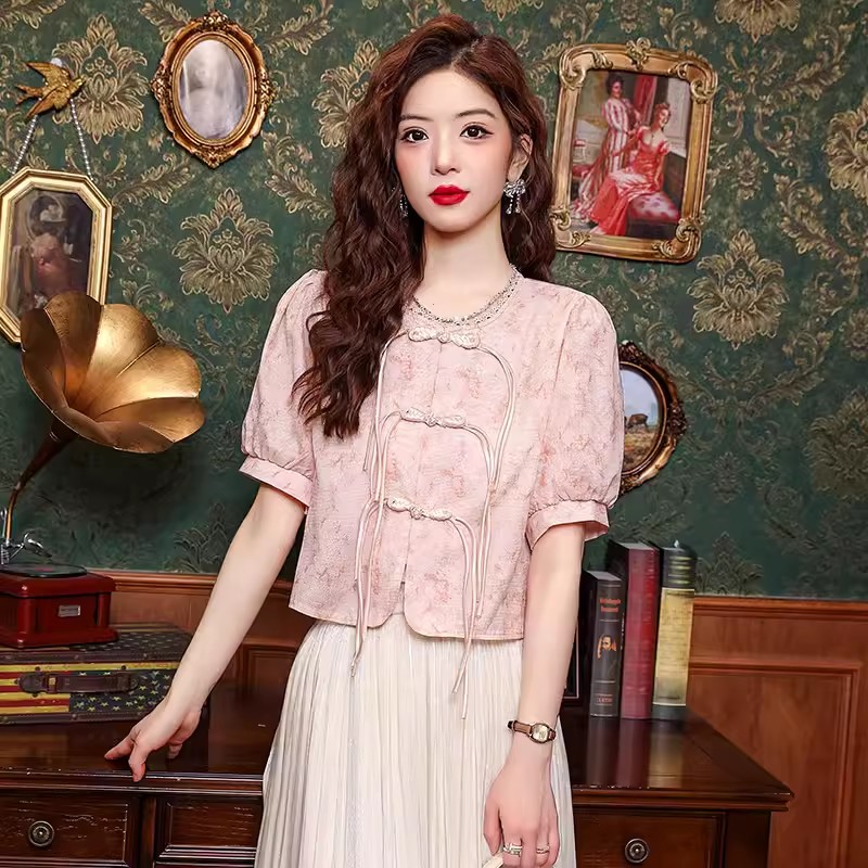 เสื้อเชิ้ตผู้หญิงใส่ทํางาน 390 บาทต่อชิ้น ฟรีค่าจัดส่ง