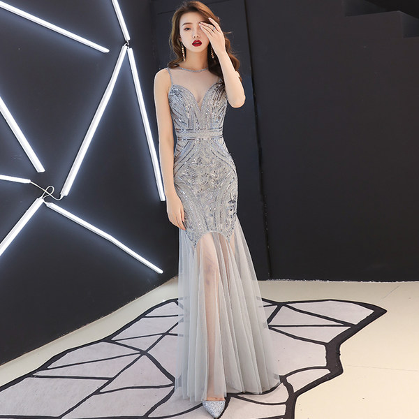 ชุดราตรี ชุดราตรีสวยหรู แบบ ทันสมัย Evening dress