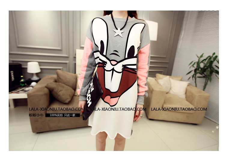 เสื้อยืดแขนยาว ตัวโคล่ง ลายบัคบันนี่ น่ารัก ผ้าไม่หนา พร้อมส่ง