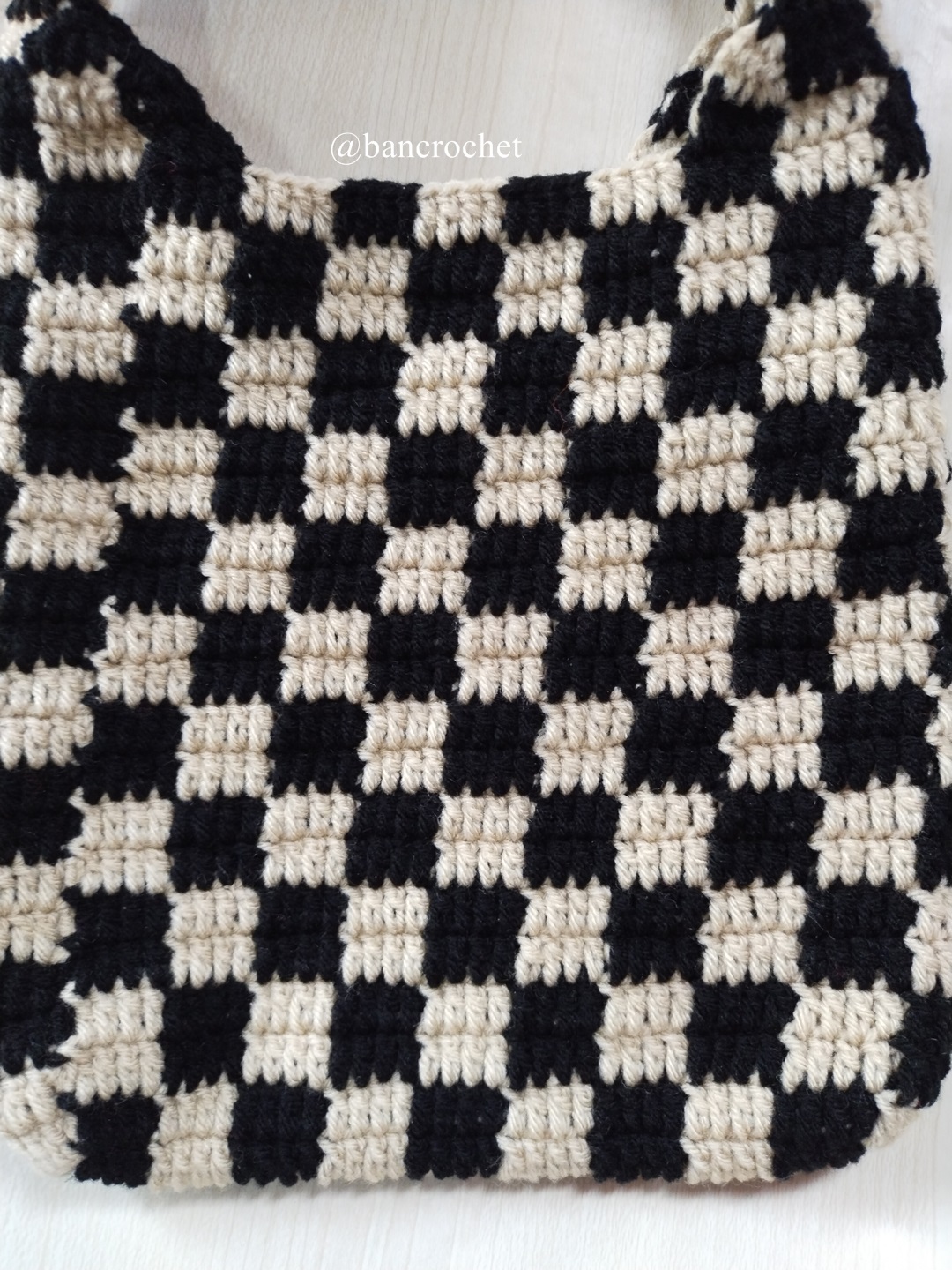 Bancrochet กระเป๋าถักลายตาราง Crochet Bag หลากสี 20*20 cm