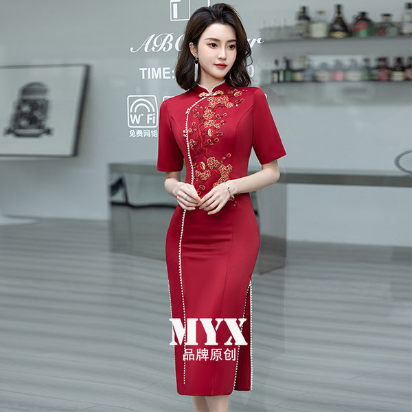 ชุดราตรี ชุดราตรีสวยหรู แบบ ทันสมัย Evening dress