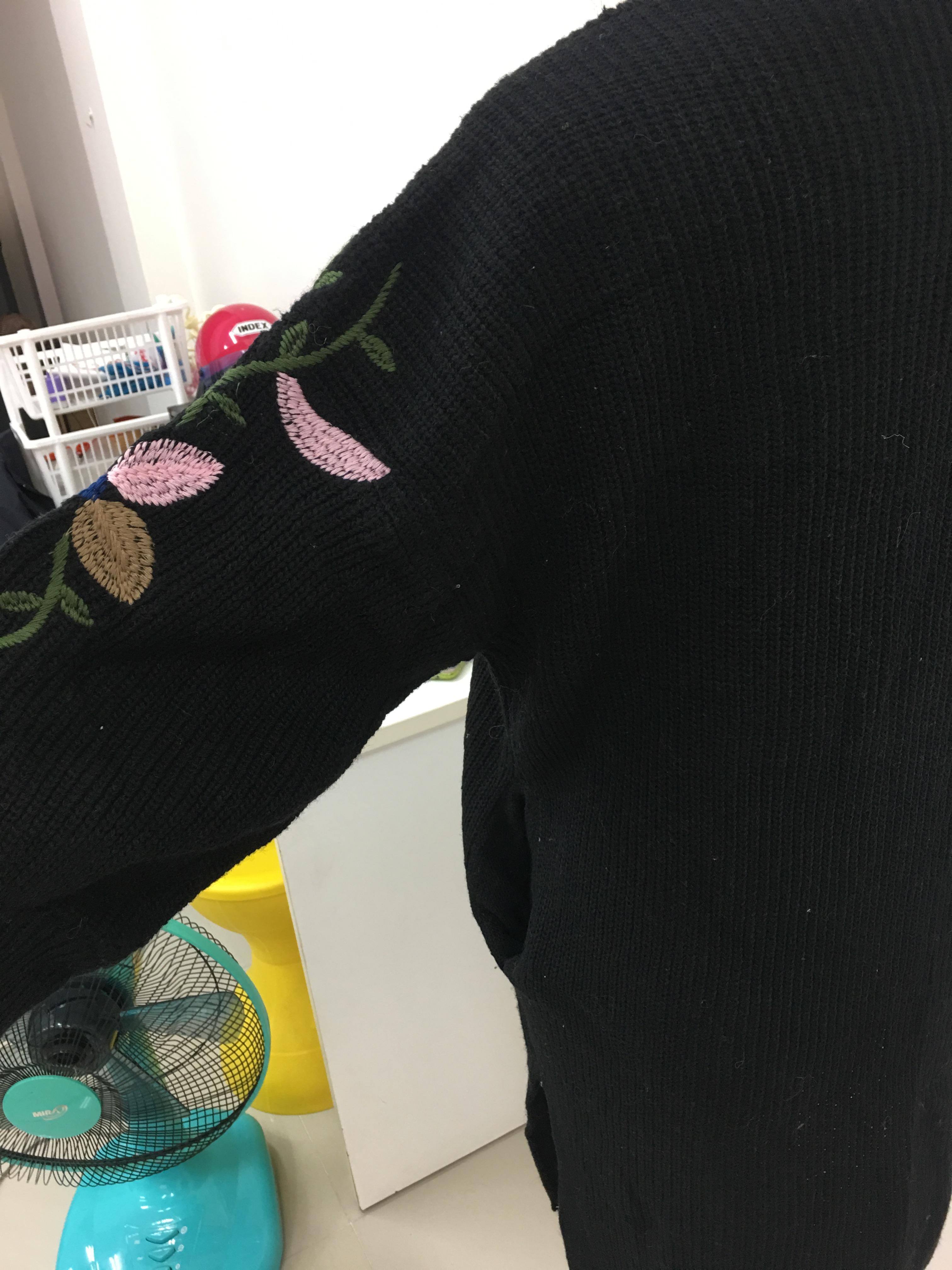 เสื้อคลุมไหมพรม ปักลายดอกไม้ แขน 4 ส่วน สีดำพร้อมส่ง