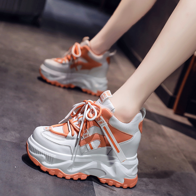 รองเท้าผ้าใบเสริมส้นสูง ไซต์35-39 สนใจทักแชท ฟรีค่าส่ง!