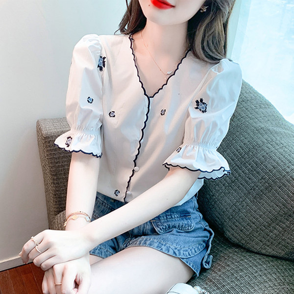 เสื้อลูกไม้ แขนสั้น