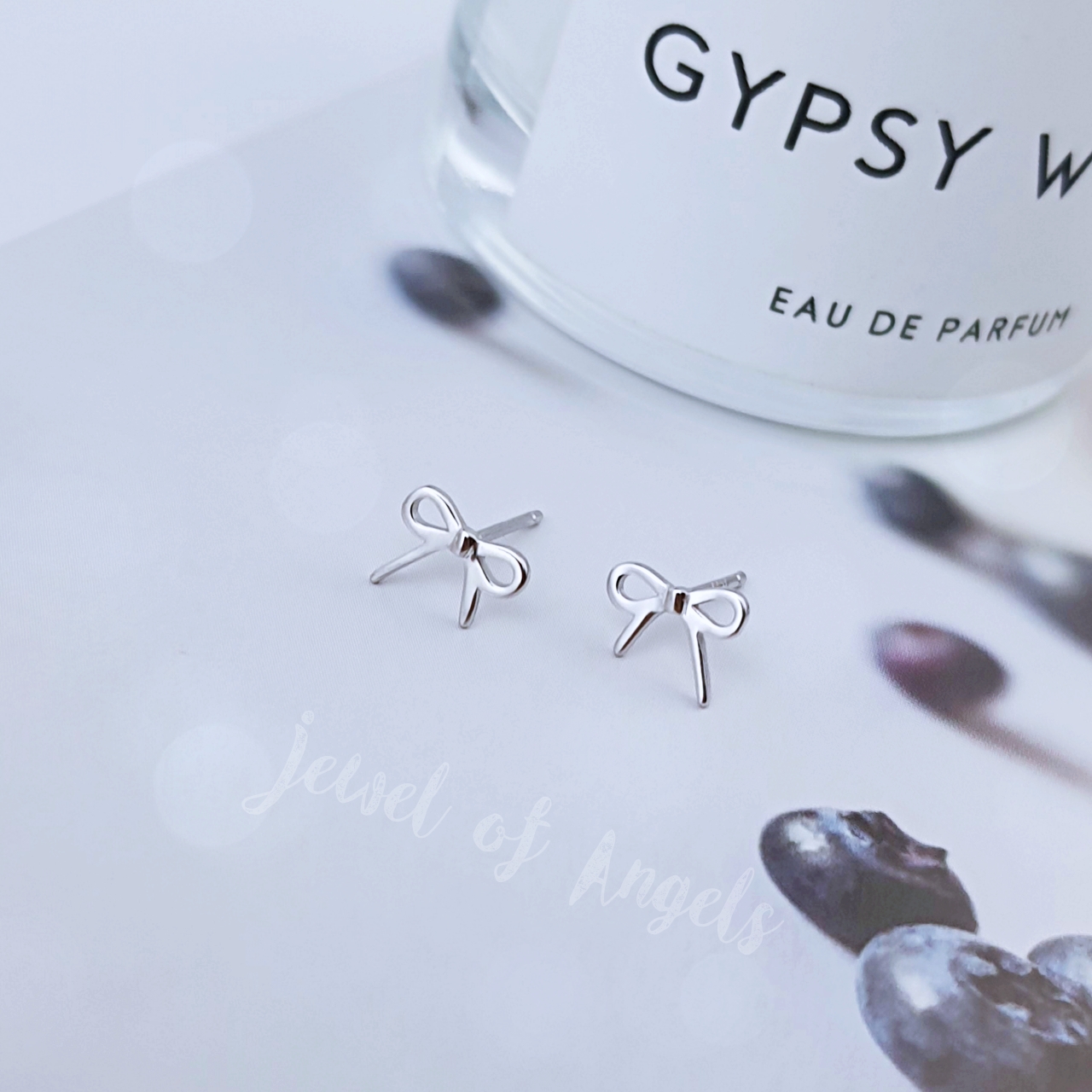 ต่างหูเงินแท้S925 รุ่น Gift ต่างหู stud รูปผูกโบว์ สีเงินเล็กๆ เงินแท้ทั้งชิ้น ตุ้มหูเงิน Silver925