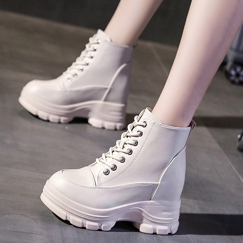 รองเท้าผ้าใบเสริมส้นสูง ไซต์35-39 สนใจทักแชท ฟรีค่าส่ง!