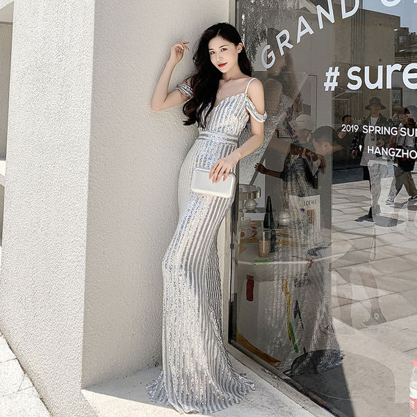 ชุดราตรี ชุดราตรีสวยหรู แบบ ทันสมัย Evening dress