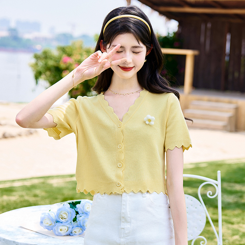 เสื้อผ้าวัยรุ่นเกาหลี เสื้อยืดวัยรุ่นผู้หญิง มีขนาด S M L XL