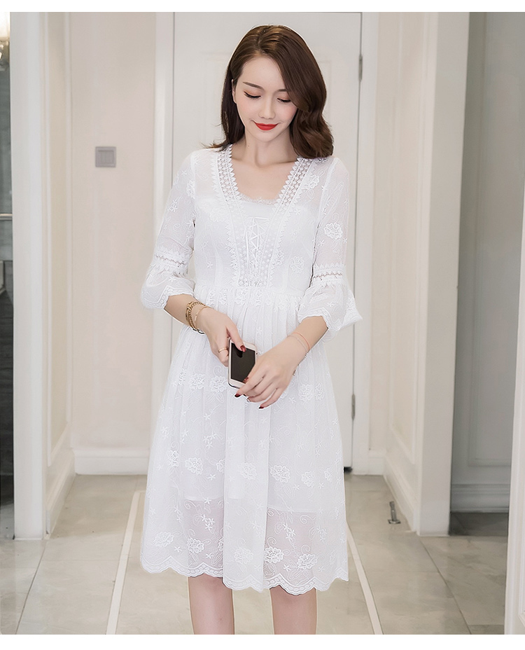 Dress4720 เดรสยาวชีฟองสีขาวปักลูกไม้ลายดอกทั้งตัว คอวีแต่งเชือกผูกไขว้ แขนยาวสี่ส่วนระบายแต่งลูกไม้ ซิปข้าง เอวสม็อคยางยืด ผ้าชีฟองเกรดพรีเมียมเนื้อดีนุ่มน่าใส่ มีซับในอย่างดี งานสวยหรูดีเทลดีงามดูสวยแพง ใส่เที่ยว/ใส่ออกงานได้